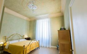 Flat Volturno- Florentine Neighbourhood